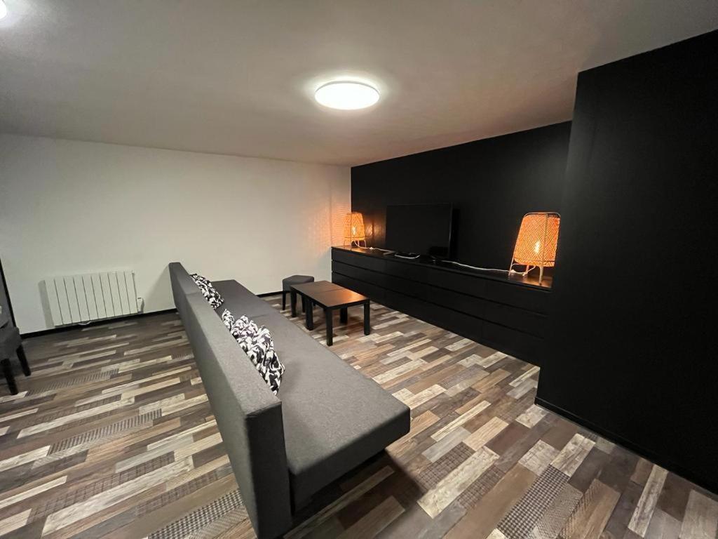 LES MAISONS SOLAIRES 4 Gîtes pour 8 à 16 pers Contact O6614O9II9 Griesheim-près-Molsheim Camera foto